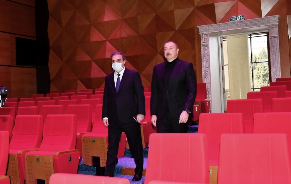 Präsident Ilham Aliyev weiht für Ganja Schauspielhaus gebautes neues Gebäude VIDEO