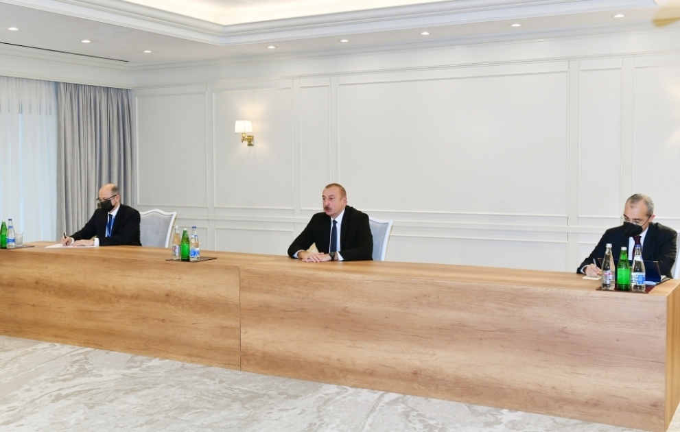 Prezident İlham Əliyev Avropa İttifaqının energetika məsələləri üzrə komissarının başçılıq etdiyi nümayəndə heyətini qəbul edib YENİLƏNİB VİDEO