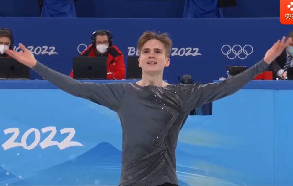 Azerbaijani figure skater Vladimir Litvintsev reaches next stage at Beijing 2022 VIDEO