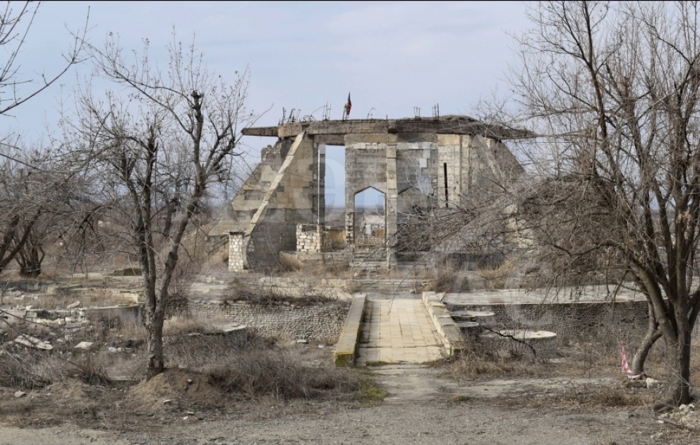 Viran qalmış yurd yeri - Ağdam rayonunun Baş Qərvənd kəndindən görüntülər FOTO VİDEO