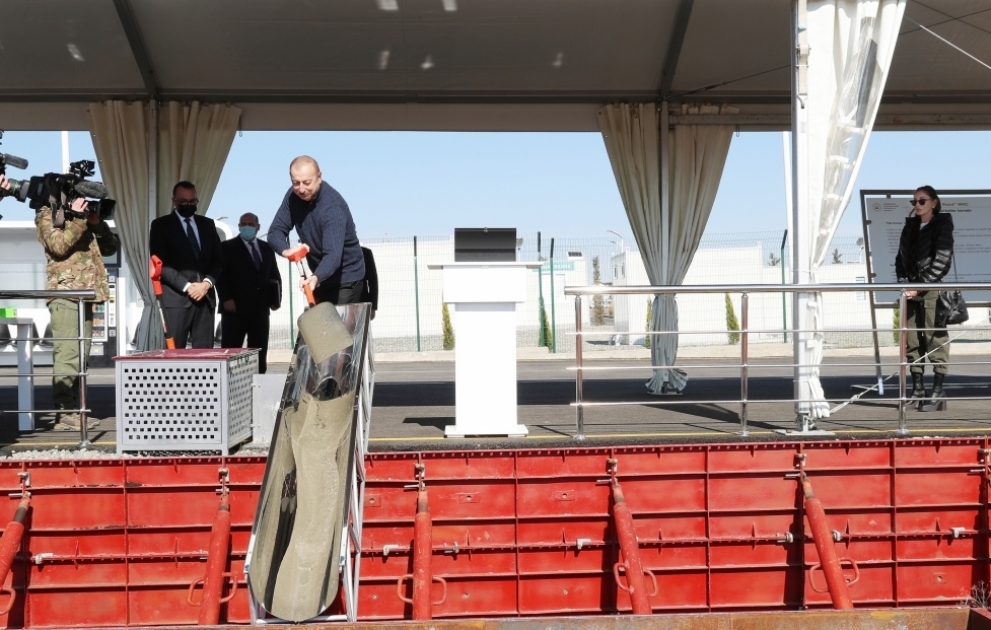 Präsident Ilham Aliyev legt Grundstein für zwei Unternehmen im Aghdam Industriepark VIDEO