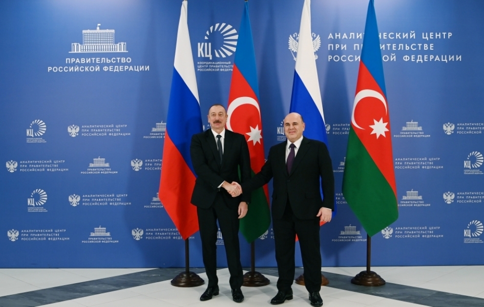 Le président Ilham Aliyev visite le Centre de coordination du Cabinet des ministres russe VIDEO
