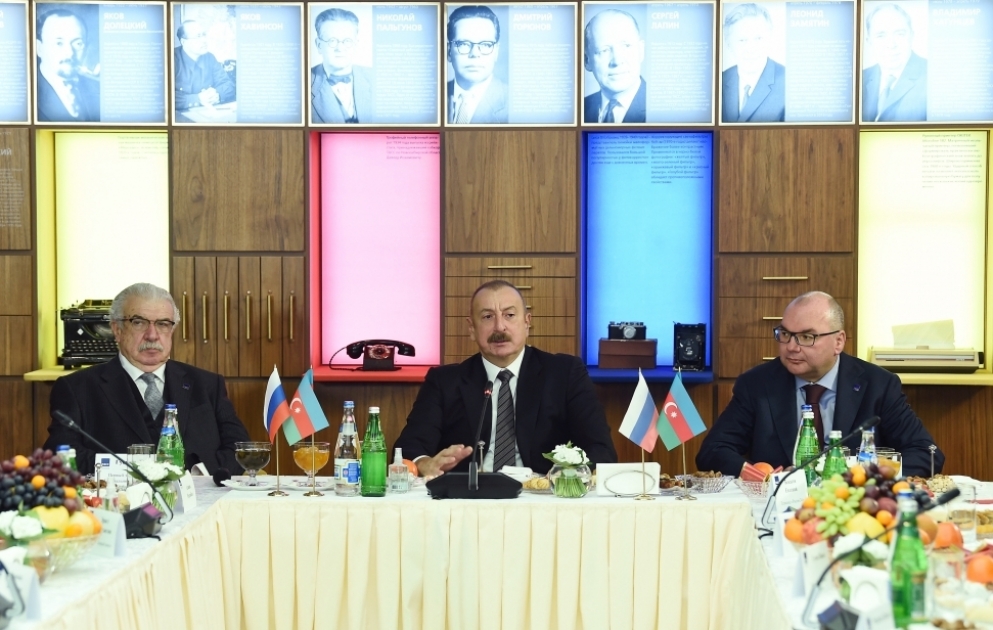 Moscou : le président Ilham Aliyev rencontre les chefs des principaux médias russes VIDEO