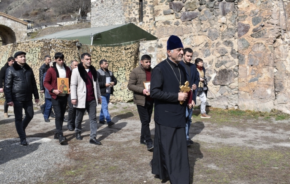 Xudavəng monastırında Xocalı faciəsi qurbanlarının xatirəsi yad olunub VİDEO
