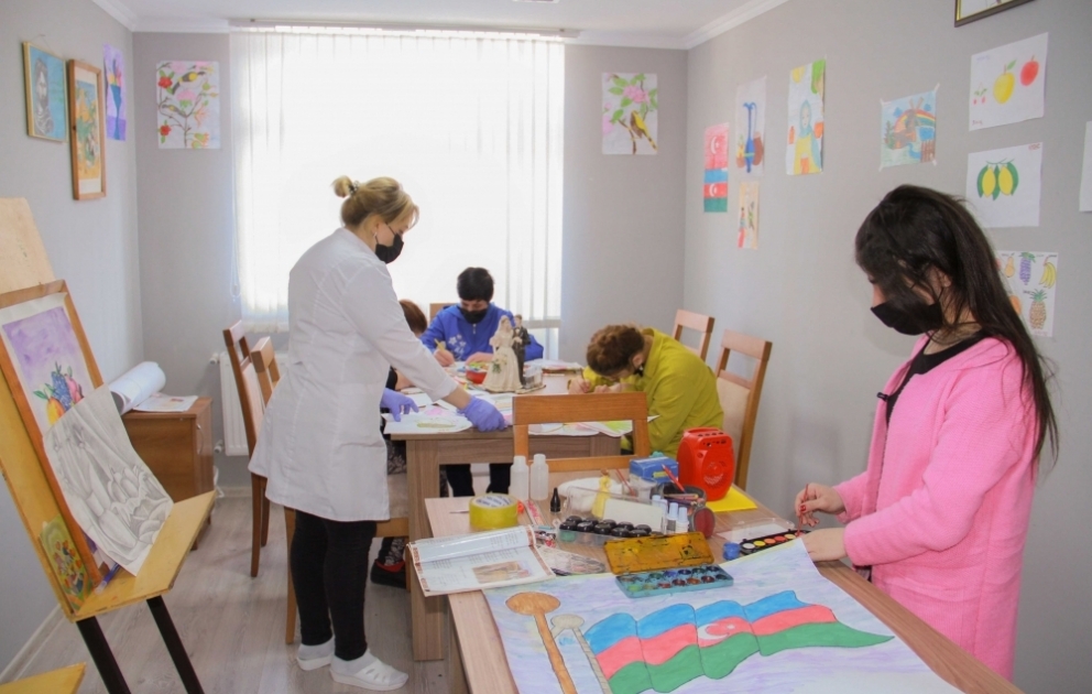 Əlilliyi yaranmış və sosial xidmətə ehtiyacı olan vətəndaşlar daim dövlətin diqqət mərkəzindədir FOTO VİDEO