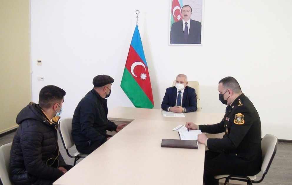 Səfərbərlik və Hərbi Xidmətə Çağırış üzrə Dövlət Xidmətinin rəisi Sabirabadda vətəndaşların müraciətlərini dinləyib VİDEO