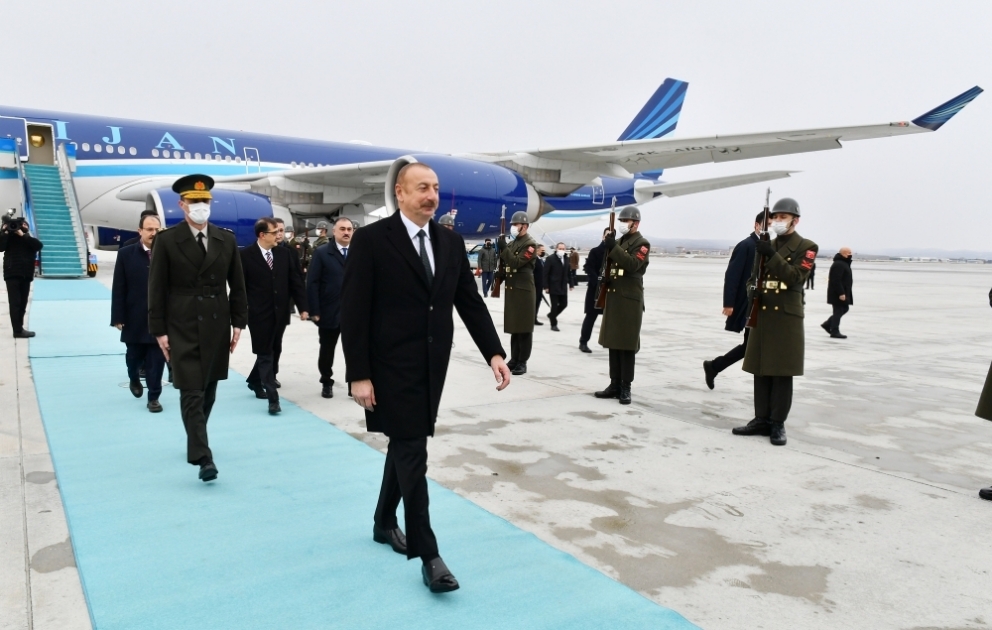Prezident İlham Əliyev Türkiyəyə işgüzar səfərə gəlib VİDEO
