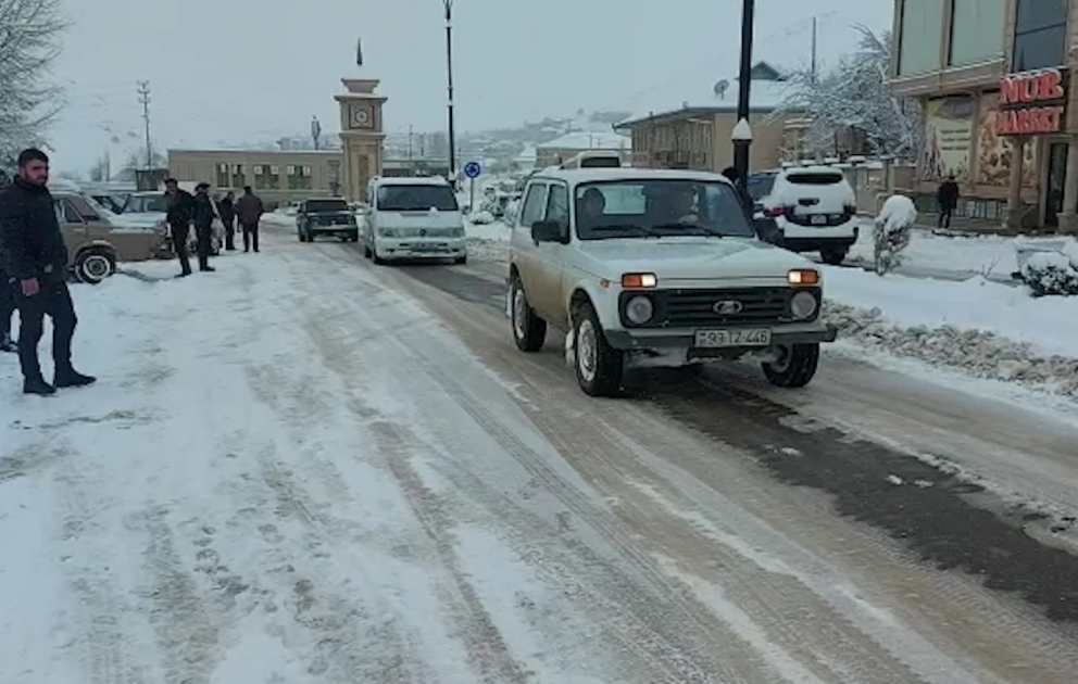 Gədəbəydə qarın qalınlığı 40-50 santimetr təşkil edib VİDEO