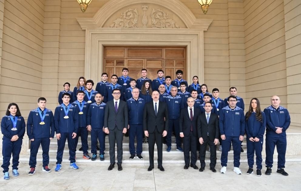 President Ilham Aliyev received members of Azerbaijani team participating in 7th European Wrestling Championships in Bulgaria VIDEO