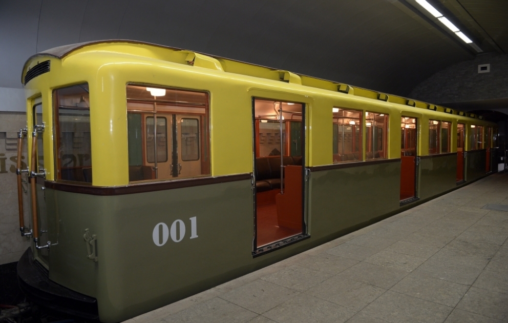 Metropolitendə yenidən retro vaqonlar nümayiş olunur VİDEO