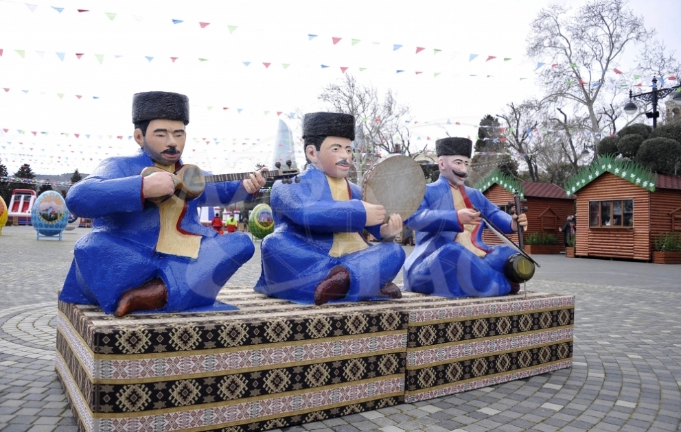 Novruz bayramı ilə bağlı Dənizkənarı Milli Park, Fəvvarələr meydanı bəzədilib - FOTOREPORTAJ VİDEO