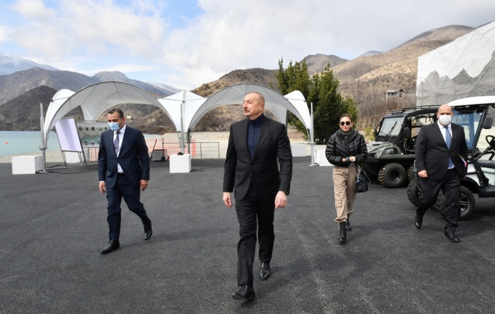 Prezident İlham Əliyev Suqovuşanda turizm kompleksinin təməlini qoyub VİDEO
