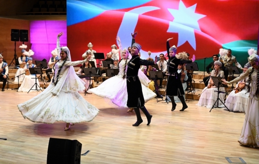 Ankarada türk dünyası sənətçilərinin iştirakı ilə təntənəli Novruz mərasimi keçirilib VİDEO