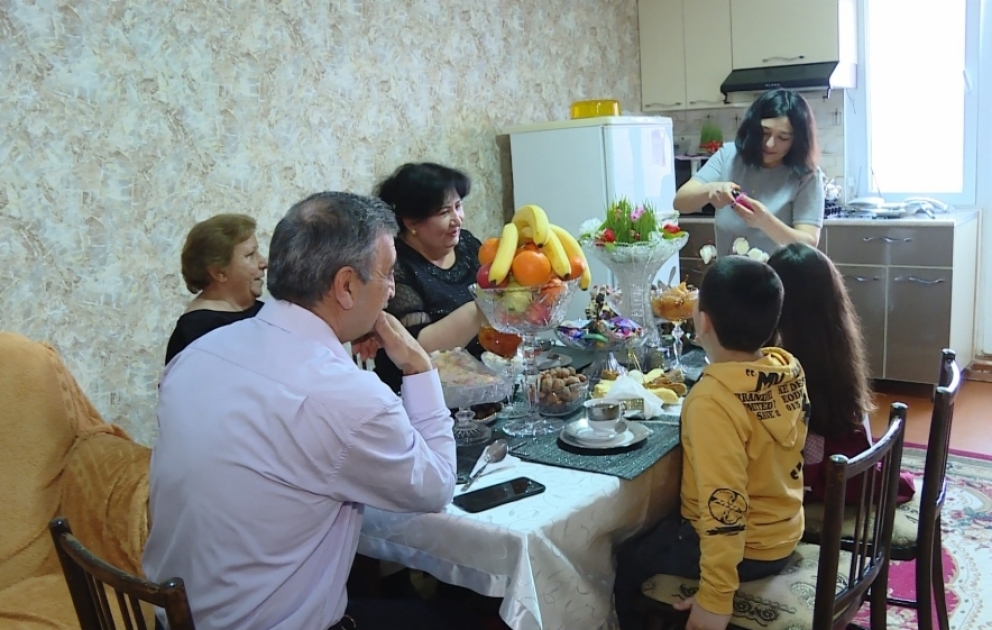 Novruz bayramında tətil günləri ənənəvi olaraq ailəlikcə keçirilir – Qazaxdan reportaj VİDEO