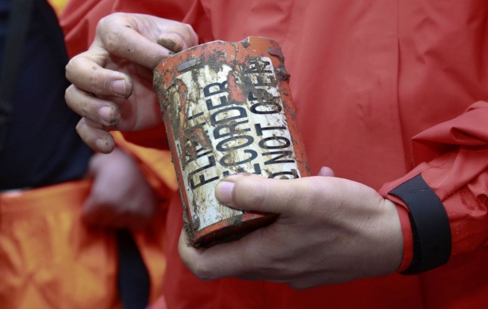 Rescuers recover 2nd black box of crashed Boeing 737 passenger aircraft in China’s south VIDEO