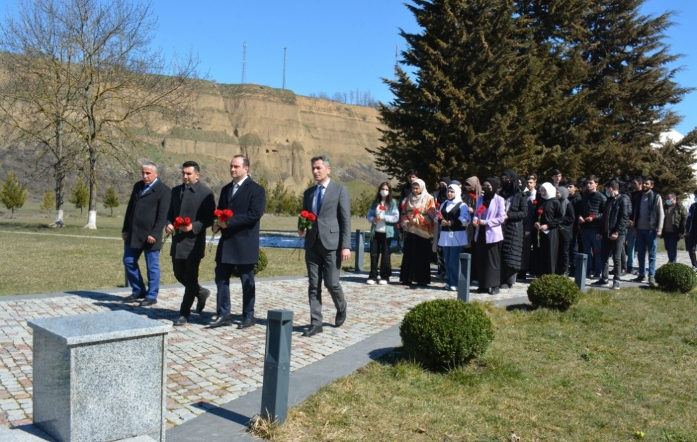 Azərbaycan İlahiyyat İnstitutunun kollektivi Quba Soyqırımı Memorial Kompleksini ziyarət edib VİDEO