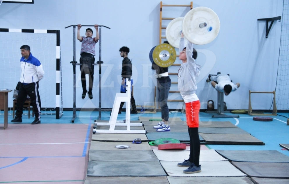 Gəncədə ağır atletika üzrə Azərbaycan çempionatına hazırlıqlar davam edir VİDEO