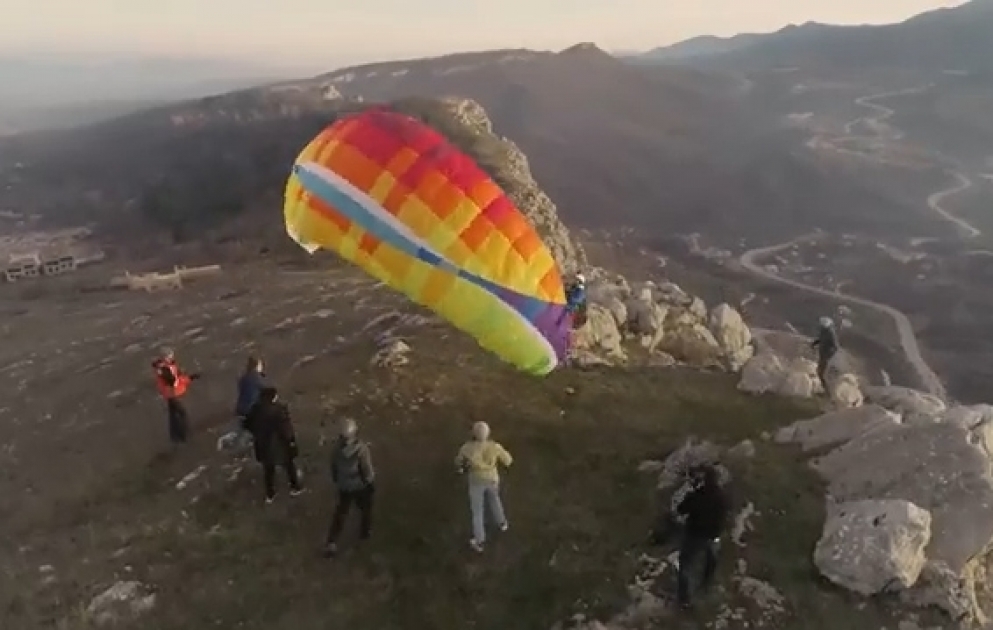 Şuşada yamac paraşütündən uçuş - son 30 ildə ilk dəfə  FOTO VİDEO