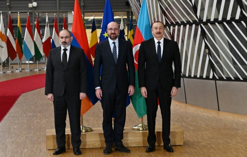 Präsident Ilham Aliyev, EU-Ratspräsident und armenischer Premierminister treffen sich in Brüssel im Format eines Arbeitsessens VIDEO