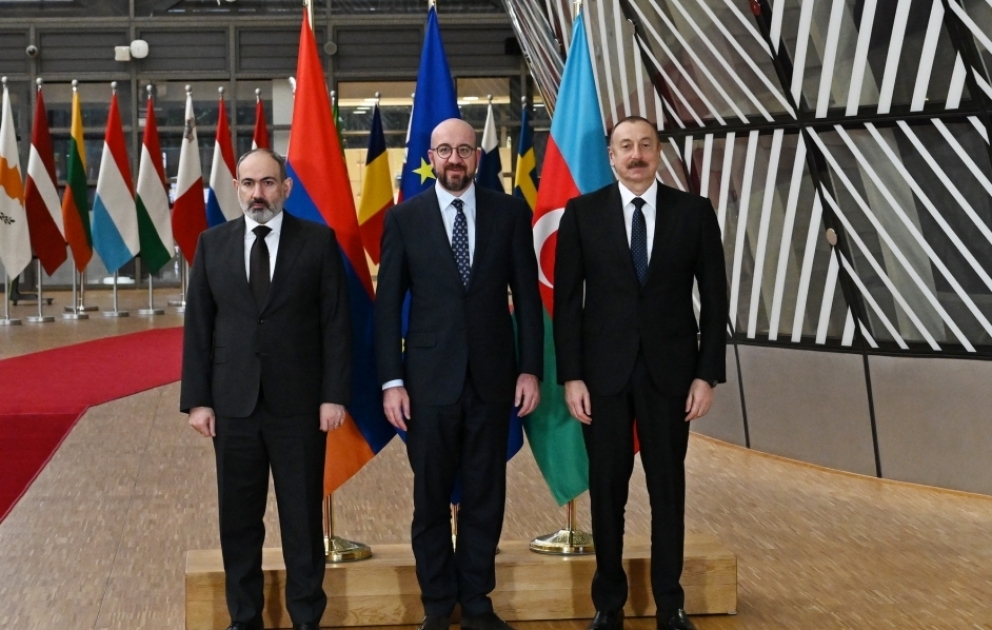 Le président Ilham Aliyev, le président du Conseil européen et le Premier ministre arménien se réunissent autour d’un dîner de travail à Bruxelles VIDEO