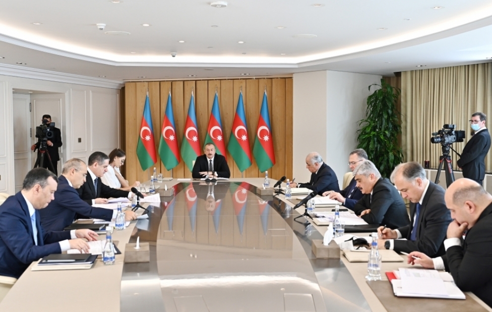 Une réunion consacrée au bilan du premier trimestre de l’année courante se tient sous la présidence du président Ilham Aliyev VIDEO
