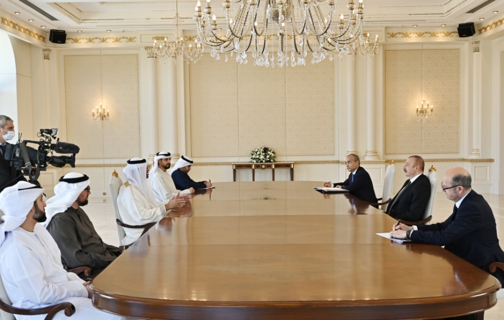 Le président Ilham Aliyev reçoit le ministre de l'Industrie et des Technologies avancées des Émirats arabes unis VIDEO