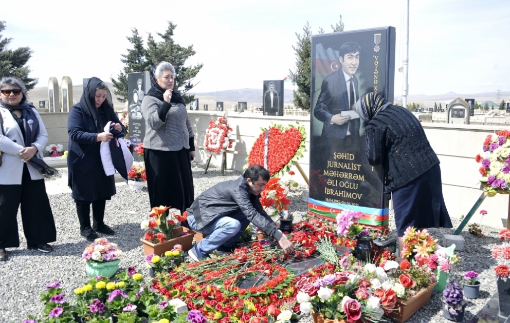 Şəhid-jurnalist Məhərrəm İbrahimovun ad günü məzarı başında qeyd olundu VİDEO