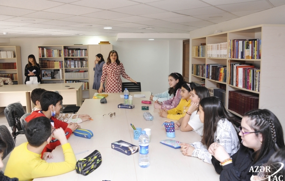 AZƏRTAC-ın Uşaq Bilik Portalının təşkilatçılığı ilə “Peşə testi” mövzusunda seminar təşkil olunub VİDEO