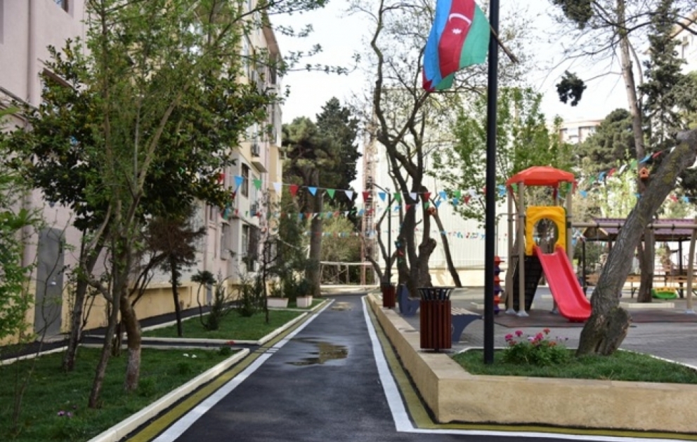 Nəsimi rayonunda daha bir abad həyət sakinlərin istifadəsinə verilib VİDEO