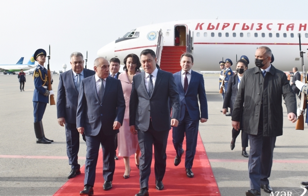 Президент Кыргызстана Садыр Жапаров прибыл с официальным визитом в Азербайджан ВИДЕО