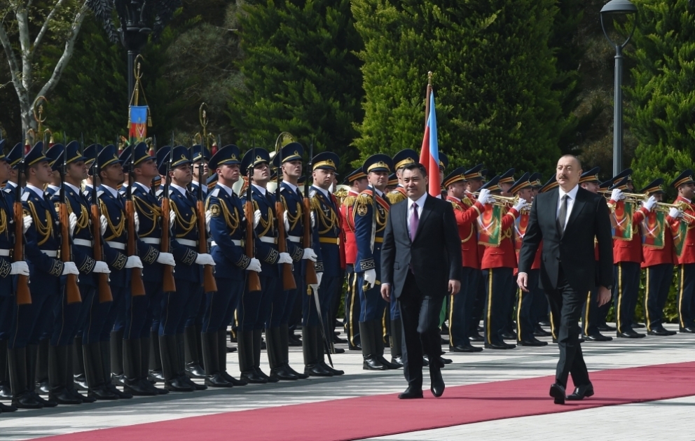 Qırğız Respublikasının Prezidenti Sadır Japarovun rəsmi qarşılanma mərasimi olub VİDEO