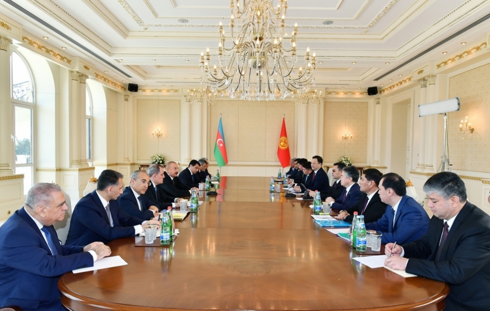 Les présidents azerbaïdjanais et kirghiz tiennent une rencontre élargie aux délégations VIDEO