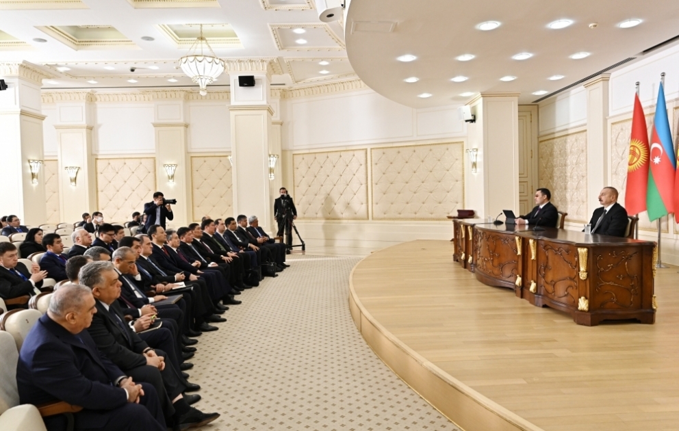 Президенты Азербайджана и Кыргызстана выступили с заявлениями для печати ОБНОВЛЕНО ВИДЕО