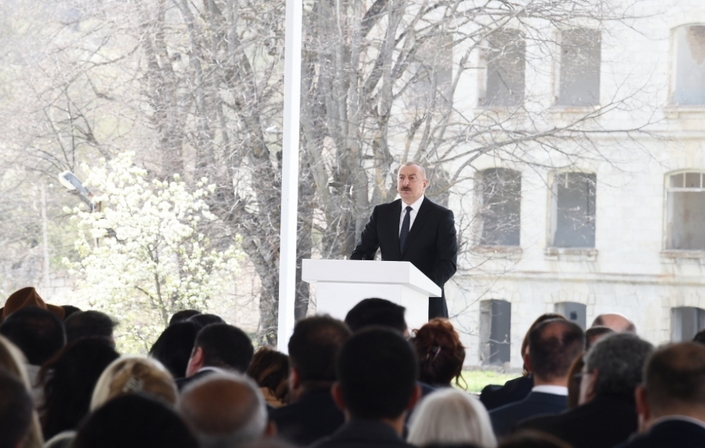 Şuşa şəhərində Dünya Azərbaycanlılarının V Qurultayı keçirilir  Prezident İlham Əliyev Qurultayda nitq söyləyib YENİLƏNİB-3 VİDEO