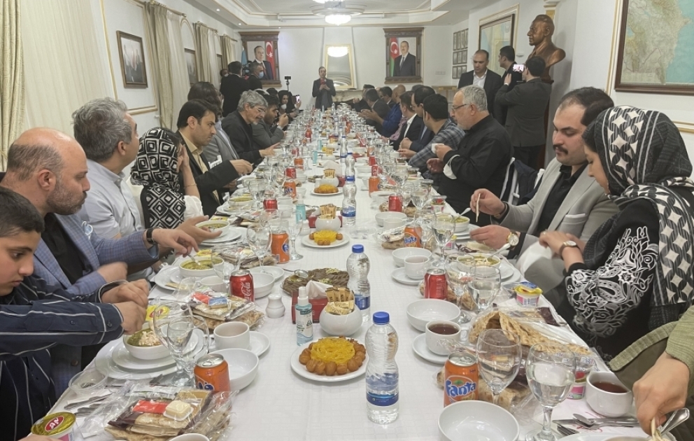 Azərbaycanın İrandakı səfirliyində mətbuat nümayəndələri üçün iftar süfrəsi təşkil olunub VİDEO