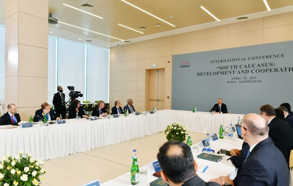 ADA Universitetində “Cənubi Qafqaz: İnkişaf və əməkdaşlıq” mövzusunda beynəlxalq konfrans keçirilib  Azərbaycan Prezidenti İlham Əliyev konfransda iştirak edib YENİLƏNİB 4 VİDEO