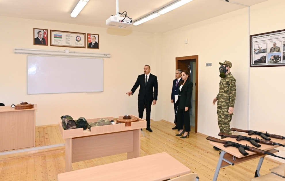 President Ilham Aliyev and First Lady Mehriban Aliyeva attended opening of secondary school No304 in Baku VIDEO