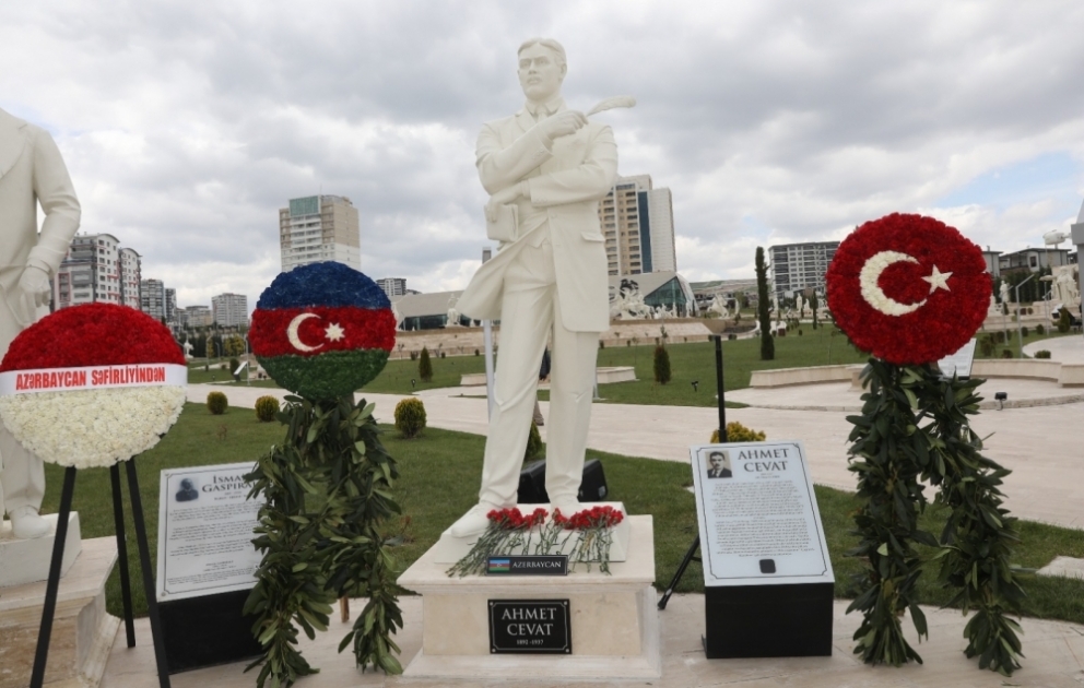 Ankarada Əhməd Cavadın heykəlinin ucaldılması türk dünyasının tarixi şəxsiyyətlərinə ehtiramın növbəti təcəssümüdür VİDEO