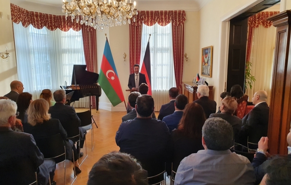 Ümummilli lider Heydər Əliyevin xatirəsi Berlin şəhərində də anılıb VİDEO