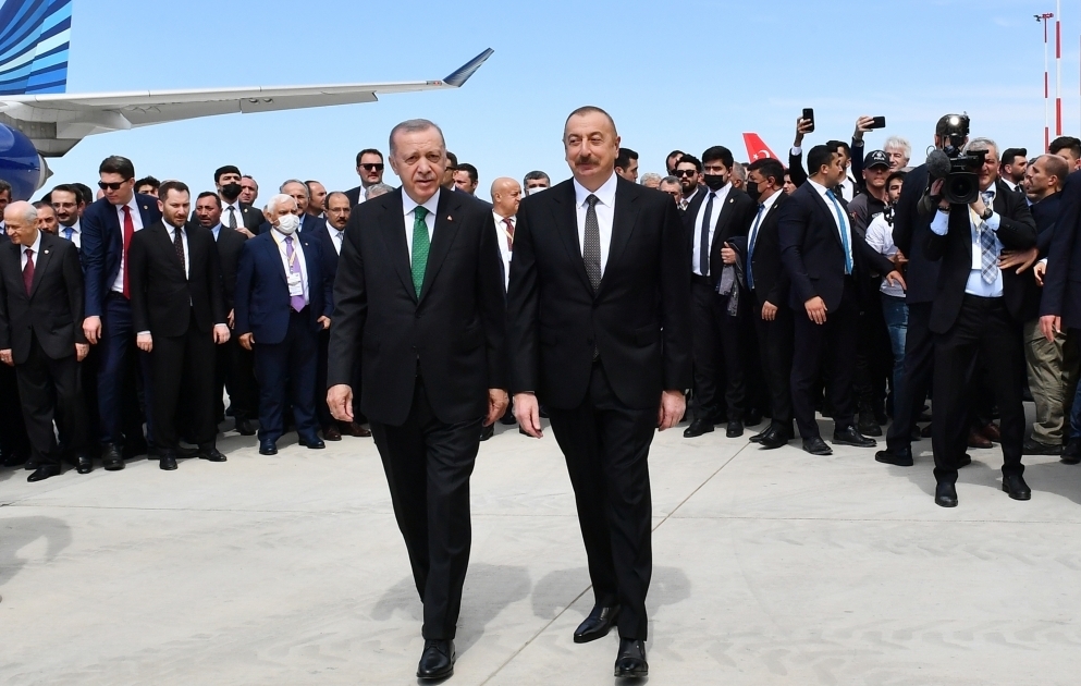 Azərbaycan Prezidenti İlham Əliyevin Türkiyəyə işgüzar səfəri  Azərbaycan və Türkiyə prezidentləri Rize-Artvin Hava Limanının açılış mərasimində iştirak ediblər YENİLƏNİB - 5 VİDEO