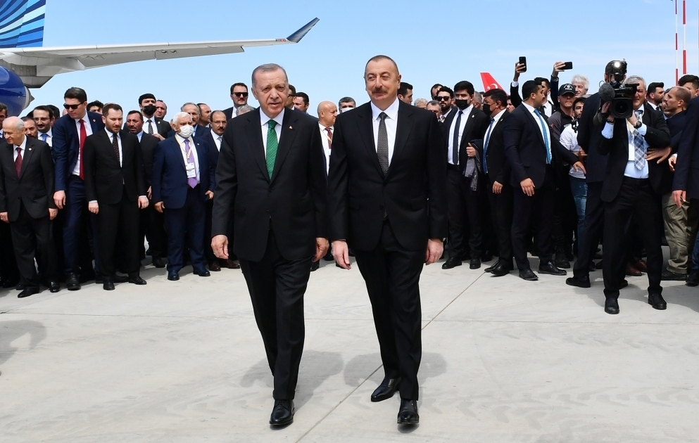 Präsident Ilham Aliyev ist zu Arbeitsbesuch in der Türkei eingetroffen VIDEO