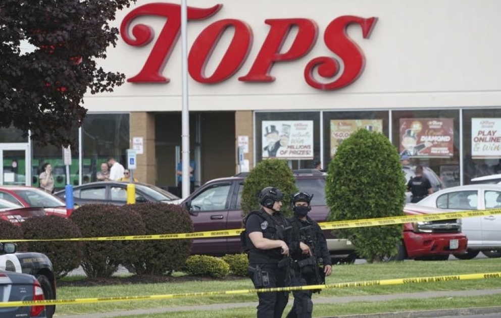 At least 10 dead in supermarket mass shooting in New York VIDEO
