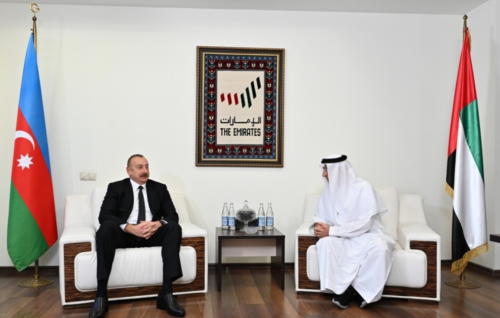 Le président Ilham Aliyev rend visite à l’ambassade des Emirats arabes unis à la suite du décès du président Khalifa ben Zayed Al-Nahyane VIDEO
