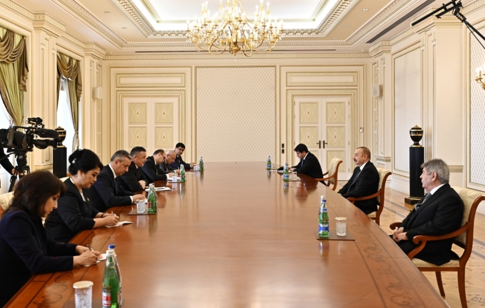 Le président Ilham Aliyev reçoit une délégation menée par le président de la Chambre législative ouzbèke VIDEO