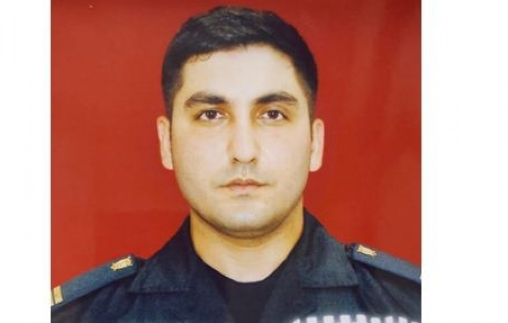 Nəsimi rayonunda polis əməkdaşı mənzildə yanğın zamanı tüstüdən zəhərlənən vətəndaşın həyatını xilas edib VİDEO
