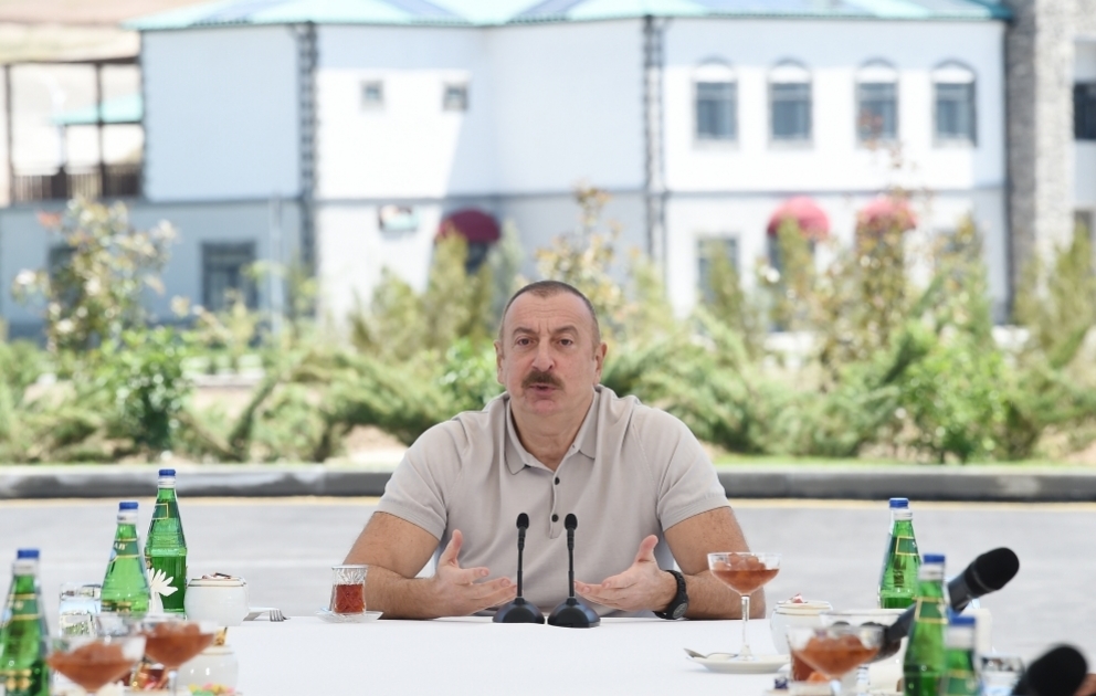 Prezident İlham Əliyev və birinci xanım Mehriban Əliyeva Zəngilan rayonunda “Ağıllı kənd” layihəsinin birinci mərhələsi üzrə açılış mərasimində iştirak ediblər YENİLƏNİB-2 VİDEO