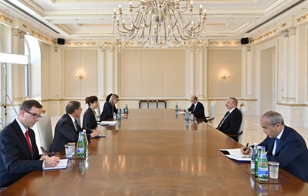 Präsident Ilham Aliyev empfängt Beraterin des stellvertretenden US-Sekretärs für Energiediplomatie VIDEO