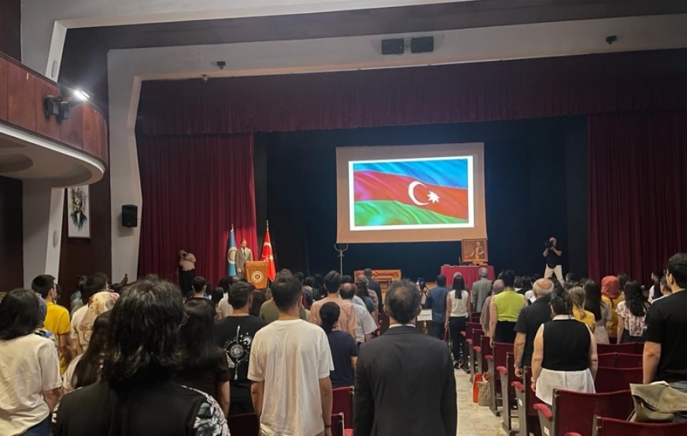 Ankarada Mirzə Fətəli Axundzadənin yaradıcılığına həsr olunan konfrans çərçivəsində “Xəyalət” tamaşası oynanılıb VİDEO