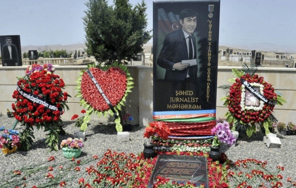 L’AZERTAC commémore la mémoire de son journaliste tombé en martyr à Kelbédjer VIDEO