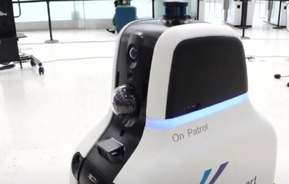 Yaponiyanın “Narita” beynəlxalq aeroportunda robot polis xidmətə başlayıb VİDEO